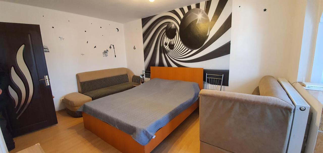 Garsoniera Horezu Apartment Luaran gambar