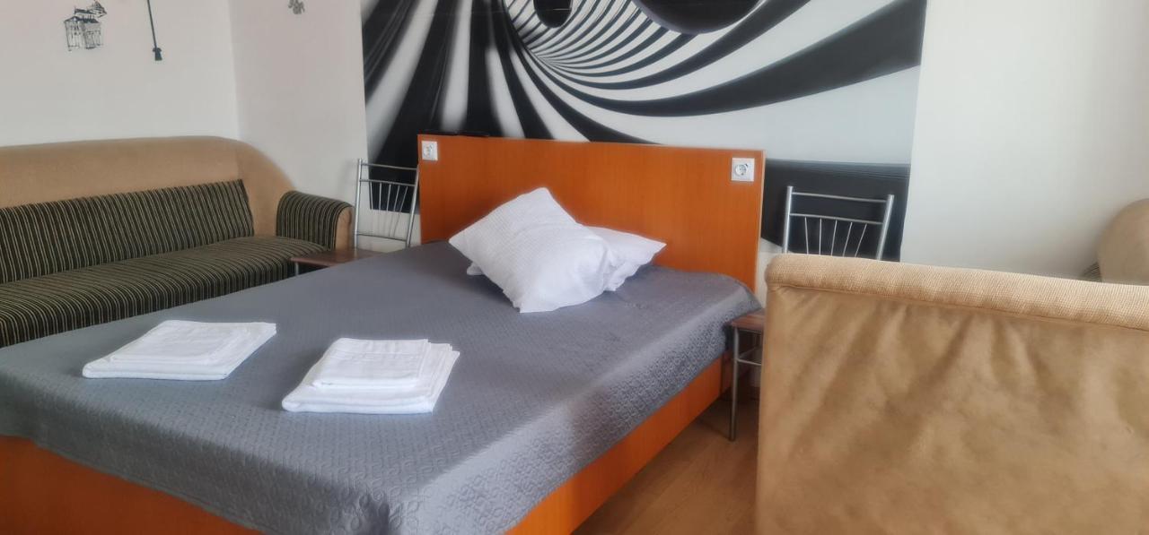 Garsoniera Horezu Apartment Luaran gambar